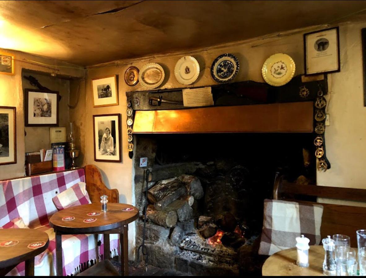 The Northmore Arms Throwleigh Exteriör bild